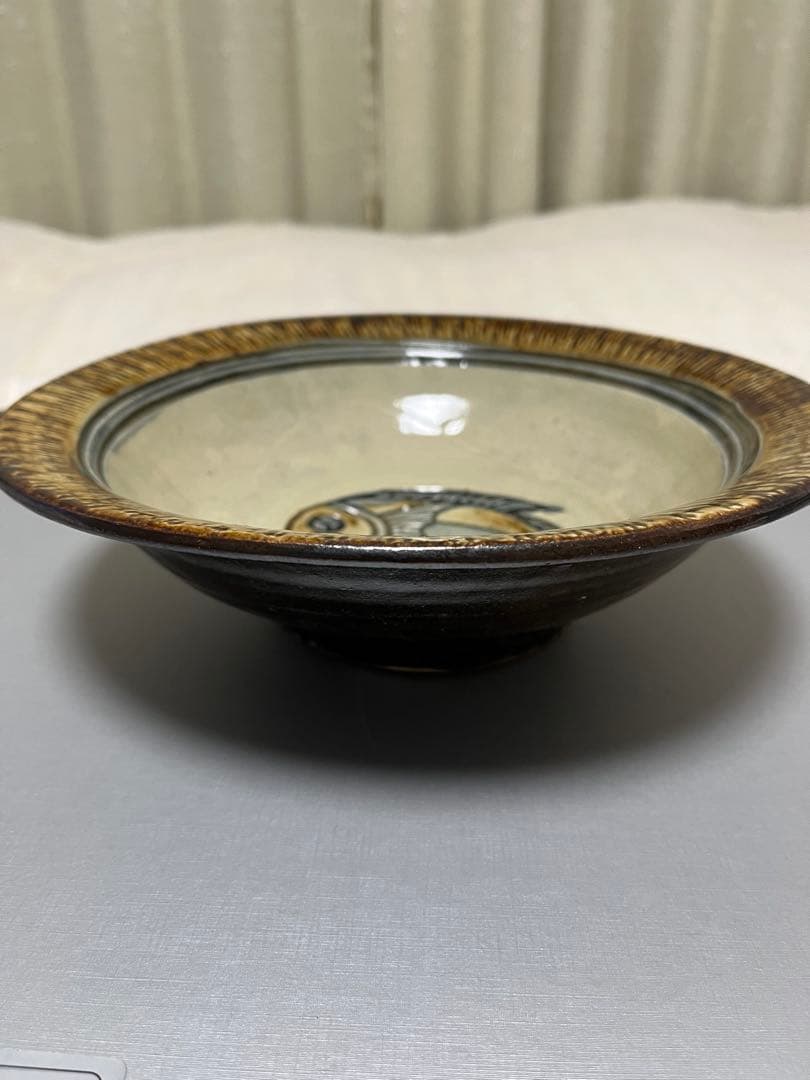 【断捨離】　金城敏男　線彫り魚文　陶器鉢　壺屋焼やちむん　金城次郎長男