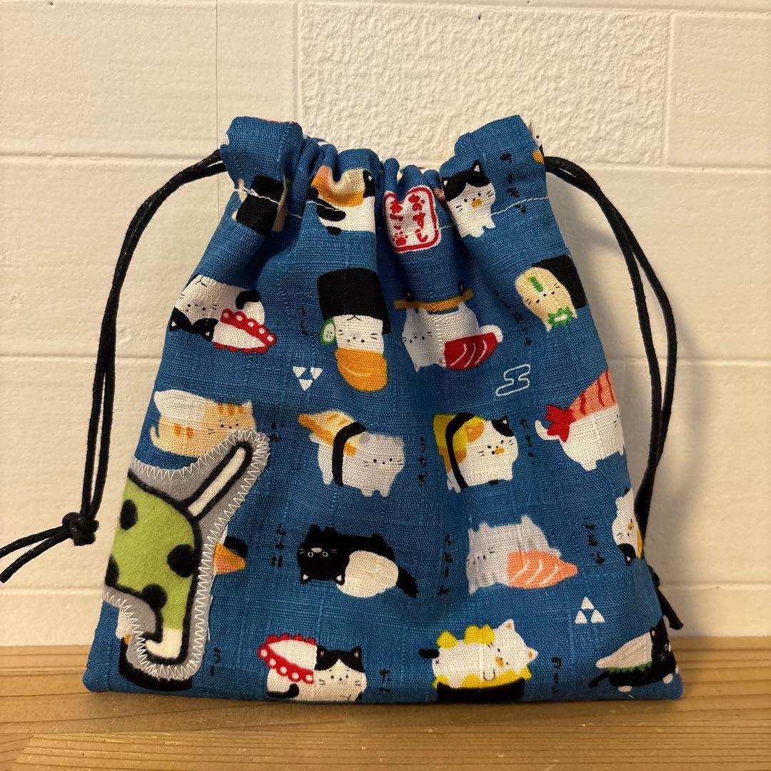 感謝価格　 新作生地　巾着　猫柄ハンドメイド　小物入れ　おやつ入れ