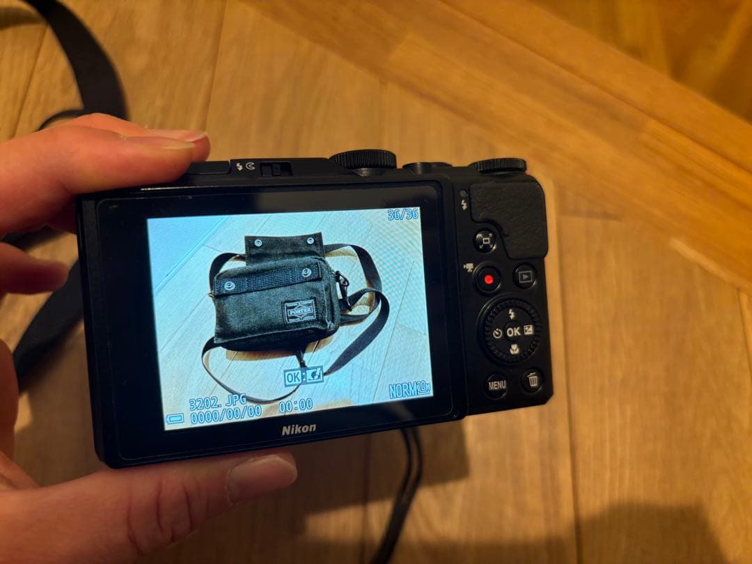 ポーターカメラバッグ付き！Nikon Coolpix A900ニコンデジカメ