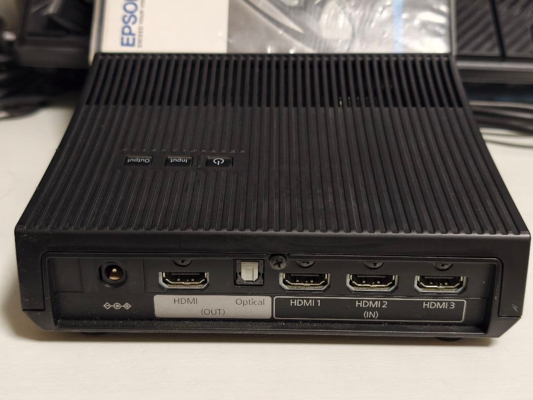 エプソン EH-TW8300W dreamio 4K ワイヤレス プロジェクター