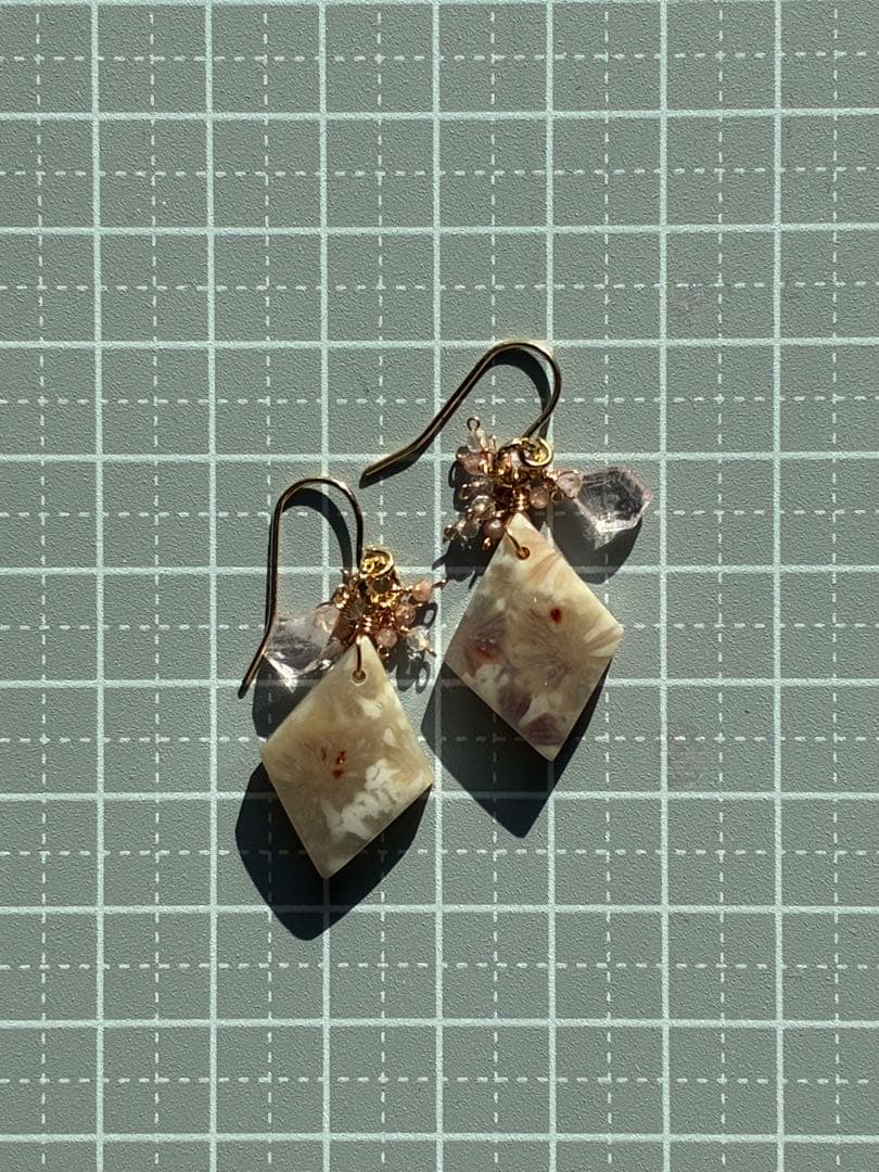 14kgf 春色フォッシルコーラル×モルガナイト ピアス