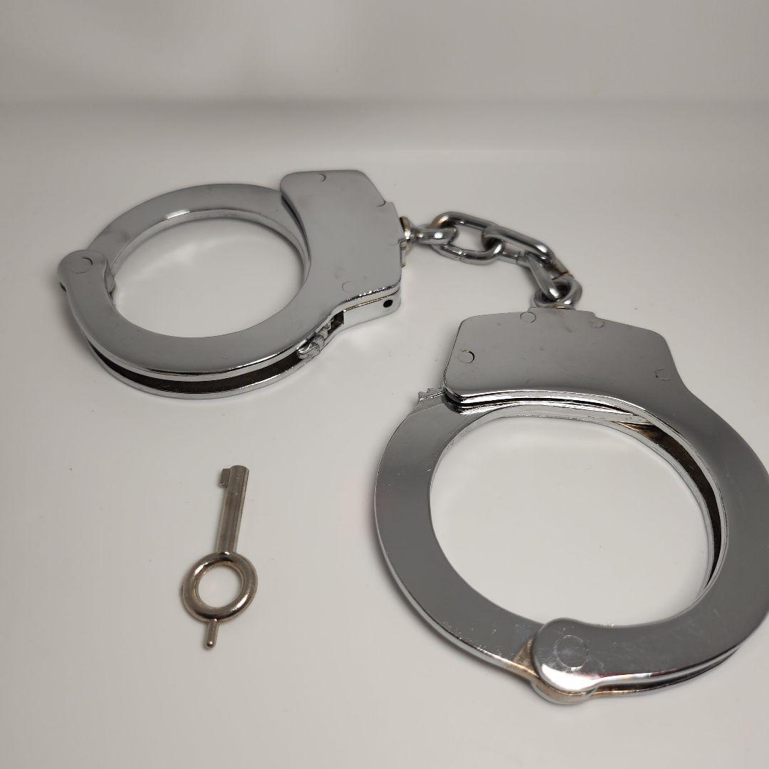 希少　手錠　HANDCUFF 鍵付き 金属製　日本製　昭和　当時　ビンテージ