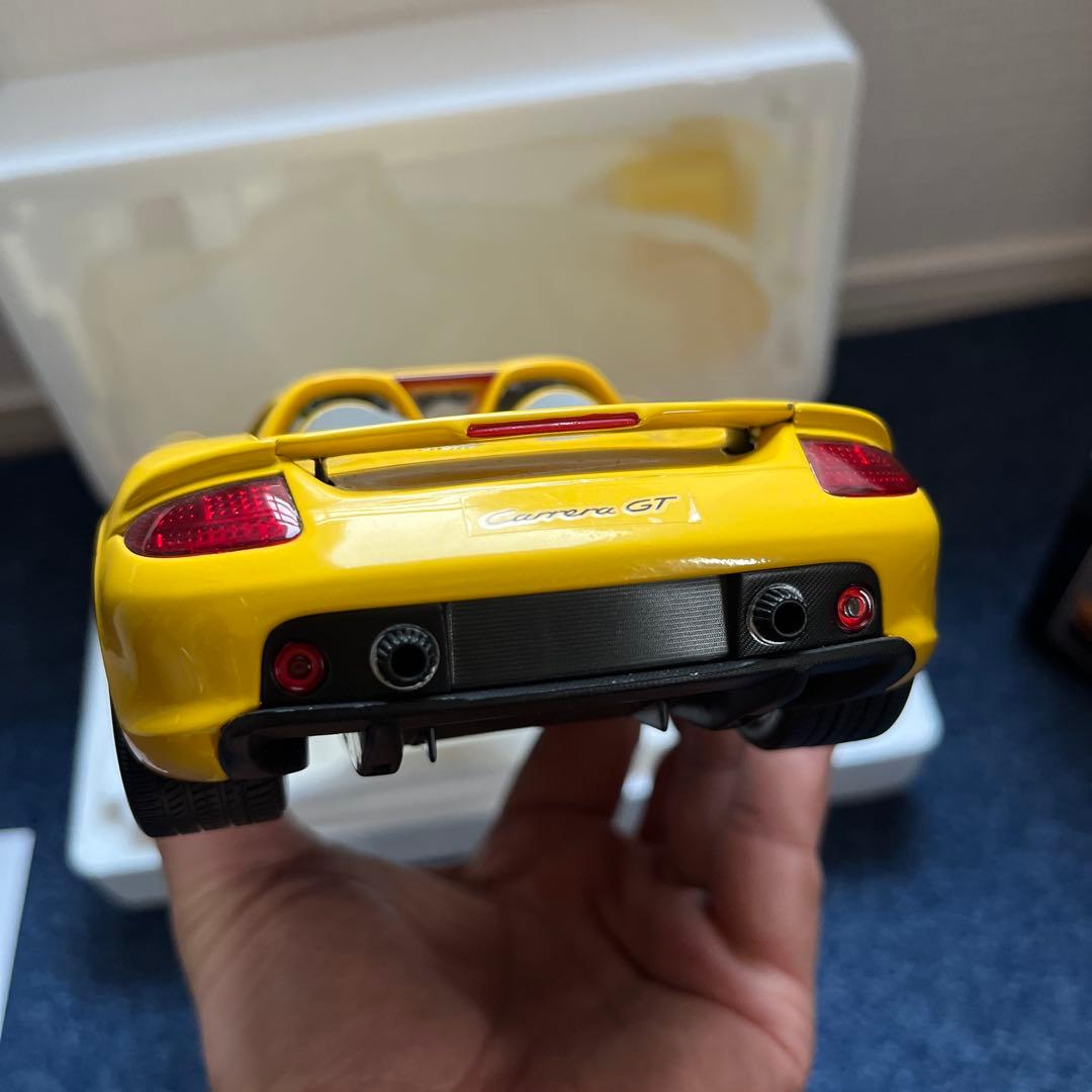 ミニカー MINICHAMPS Porsche Carrera GT 2004 1:18