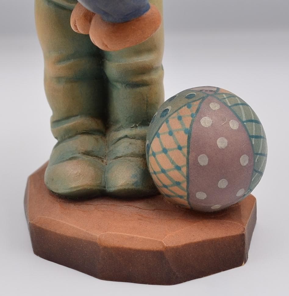 ウサギを抱く少年　アンリ　ANRI　サラケイ　木彫り人形　イタリア　17.5ｃｍ