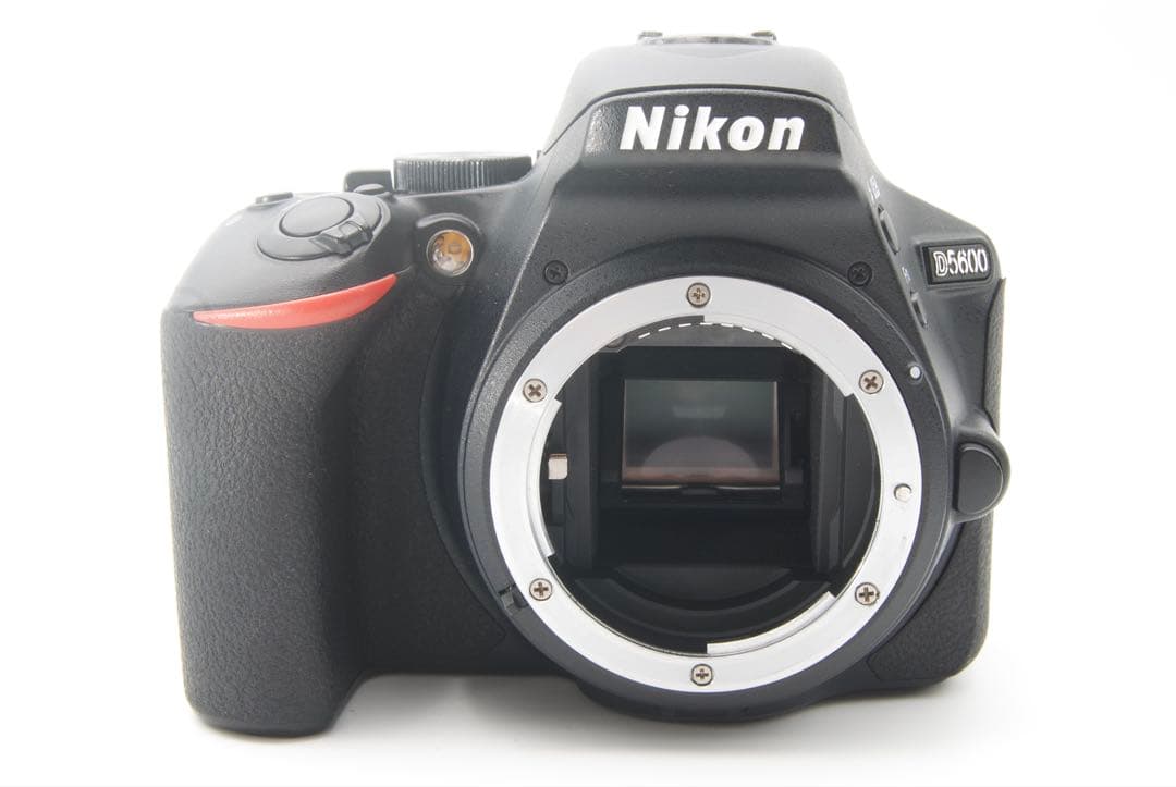 Nikon D5600 ダブルレンズ　単焦点　デジタル一眼レフWi-Fi 美品