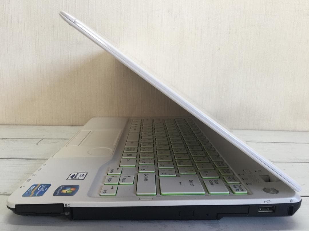 富士通　LIFEBOOK SH54/G13.3型液晶 軽量コンパクトパソコン