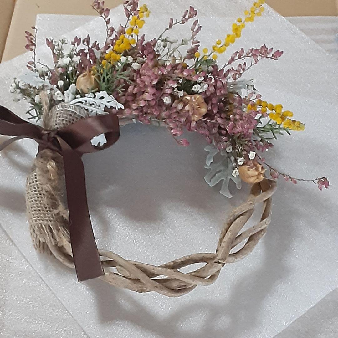 ミモザとアセビの ドライフラワーハーフリース 約20cm