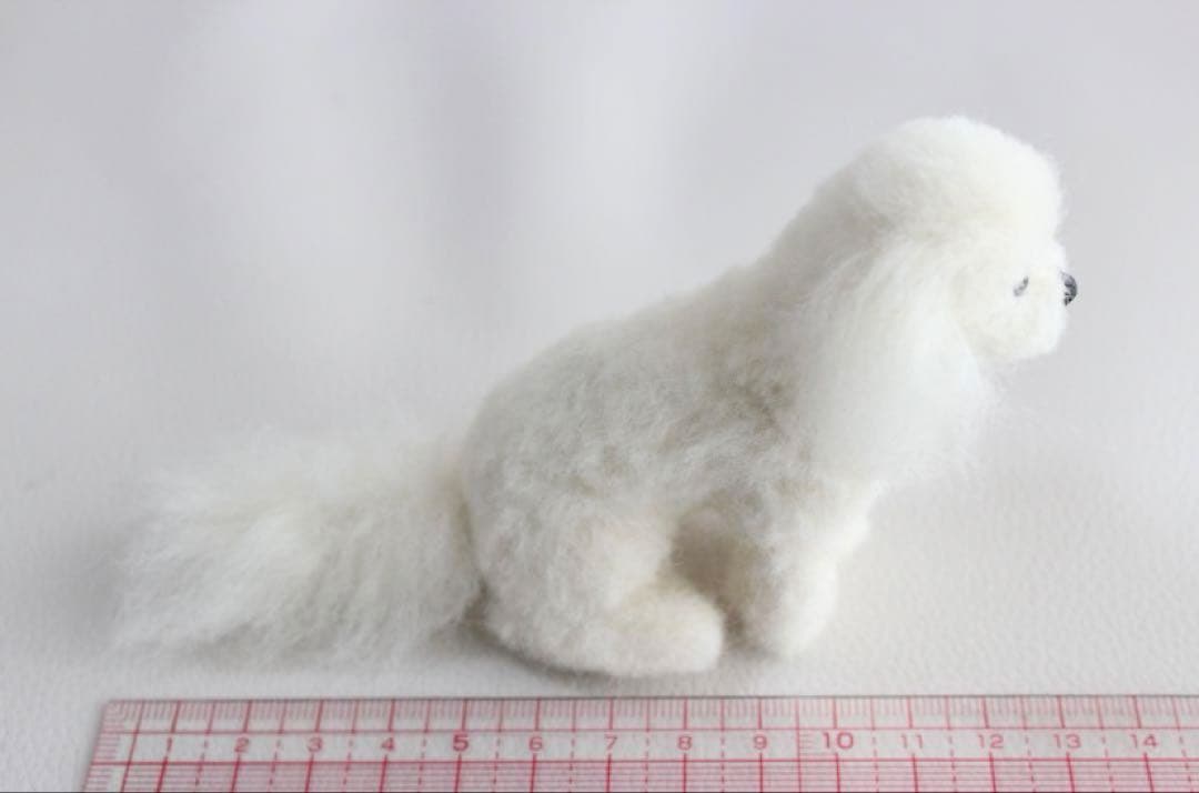 【心を癒す羊毛フェルト犬　小さなマルチーズ】