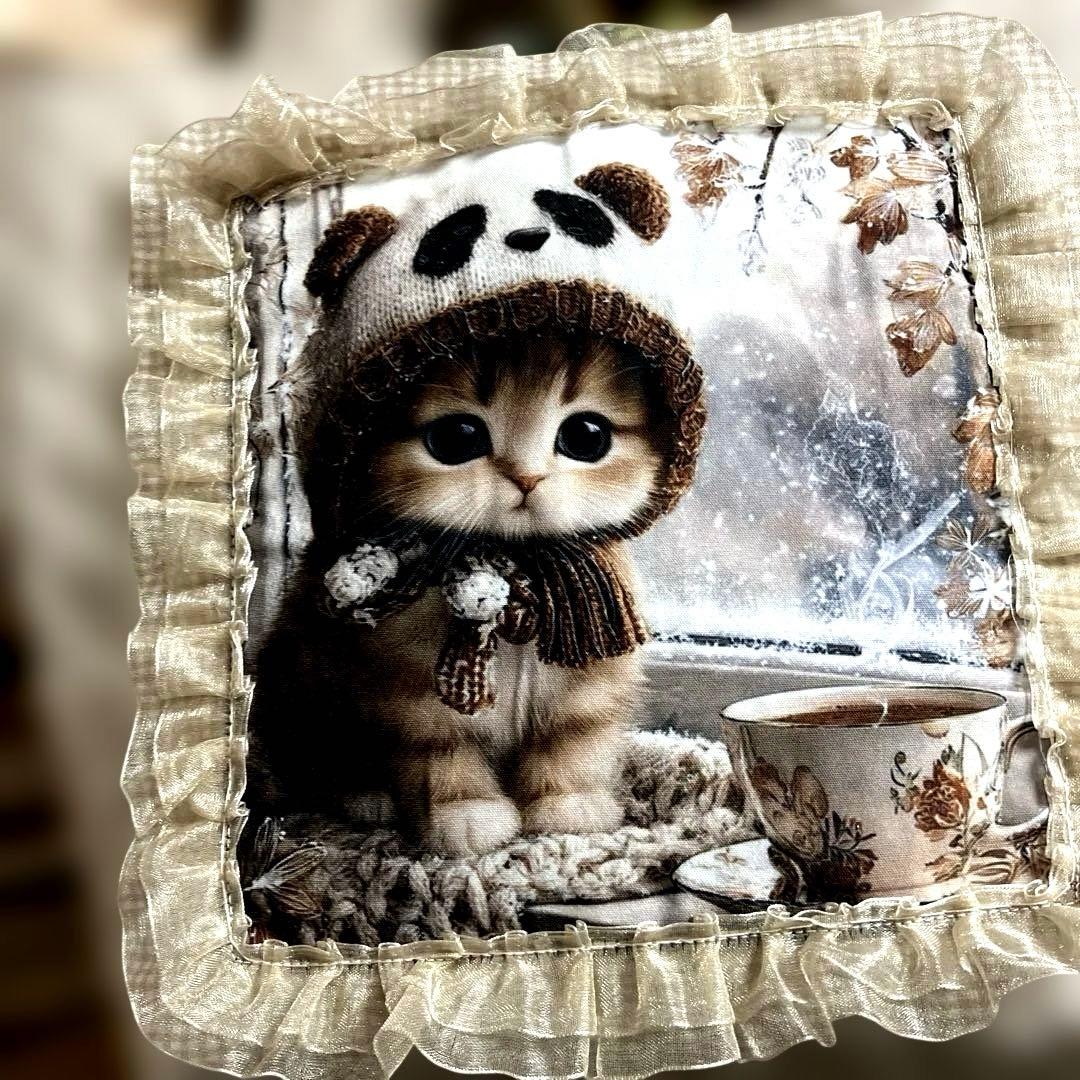 子猫ちゃんパネルのキルティング　マチ広トートバッグ　　　☆ハンドメイド品☆