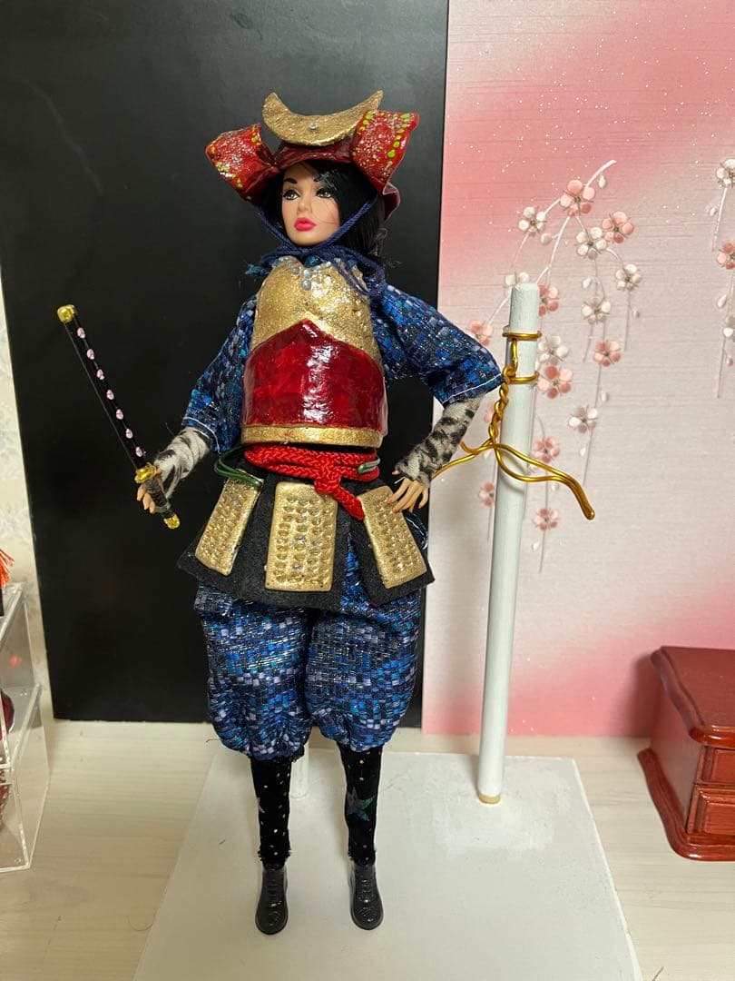 売り切れました！ポピーパーカーファッションロイヤリティ、鎧かぶとセット