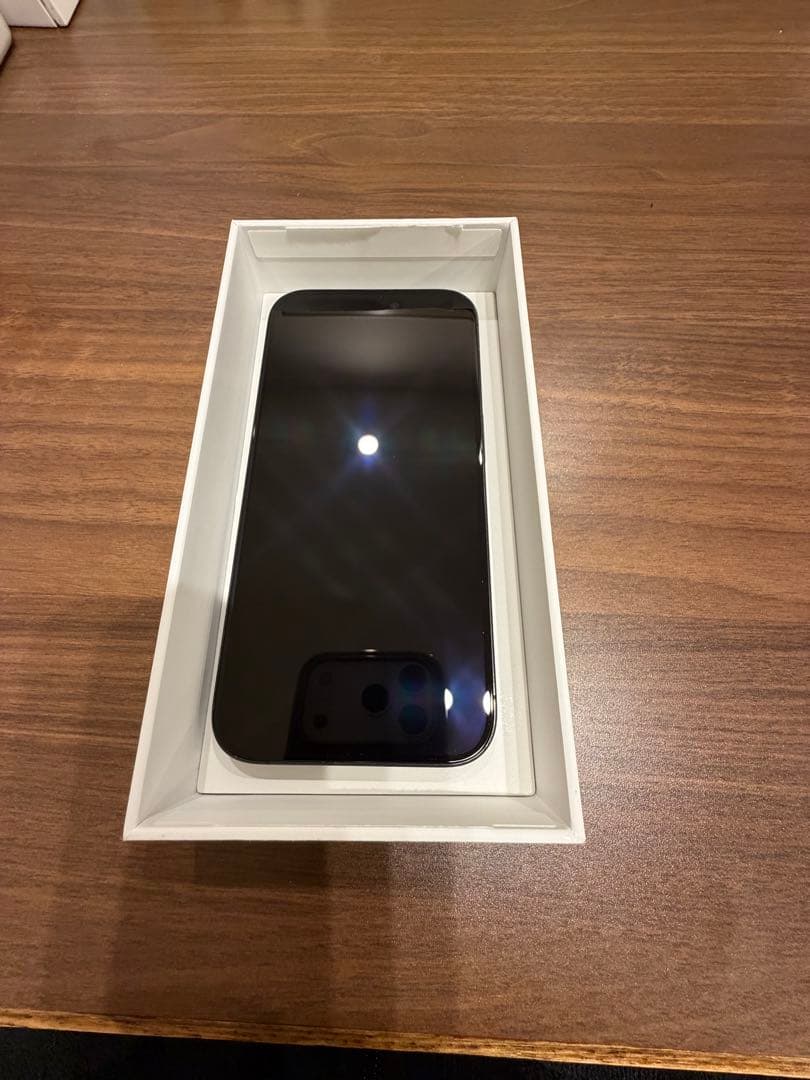 Apple iPhone 15 Pro 本体
