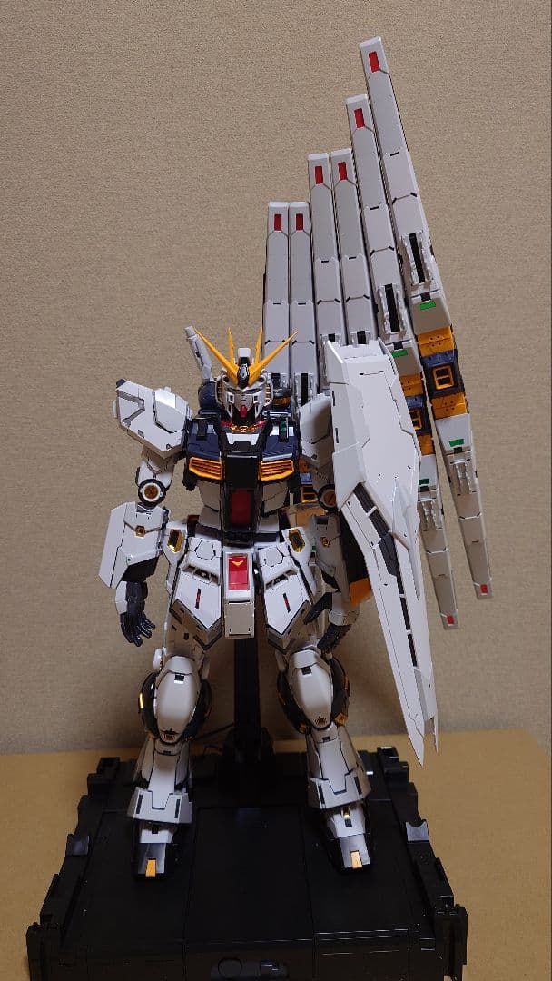 PG UNLEASHED 1/60 νガンダム完成品+LED組込み+　箱+おまけ