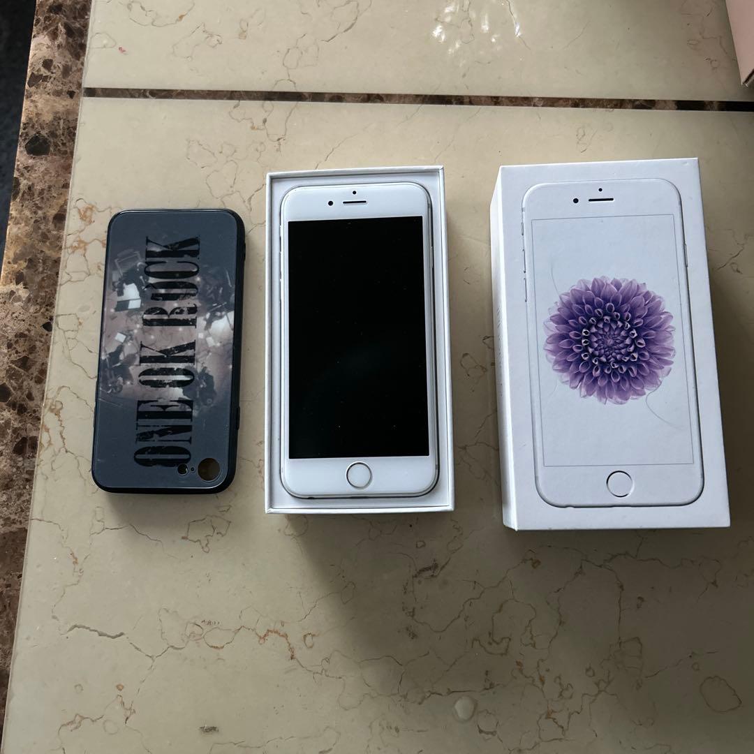 Apple iPhone 6 シルバー 本体64GB