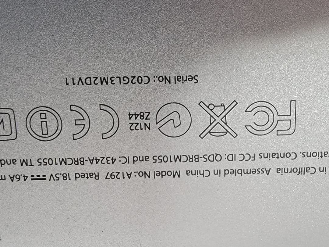Apple MacBook Pro シルバー