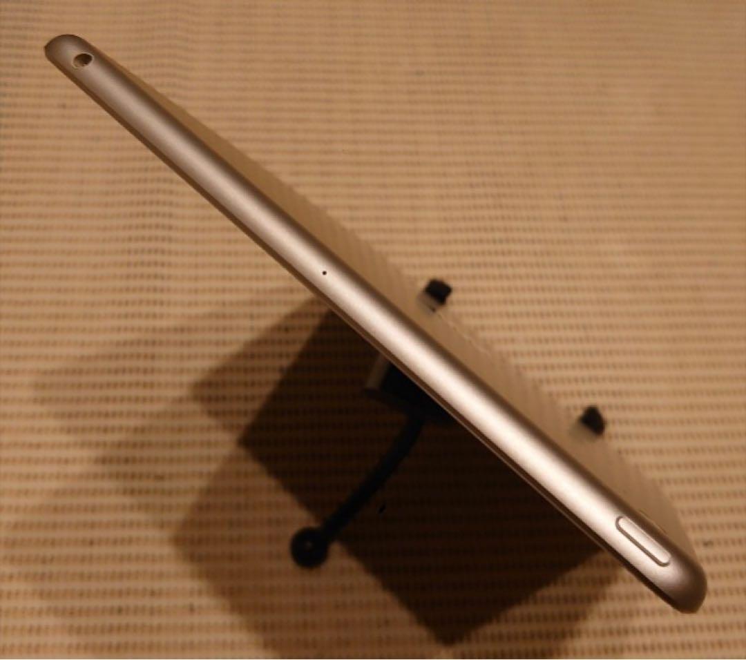 完動品iPad第6世代(A1893)本体32GBシルバー送料込X5DUD