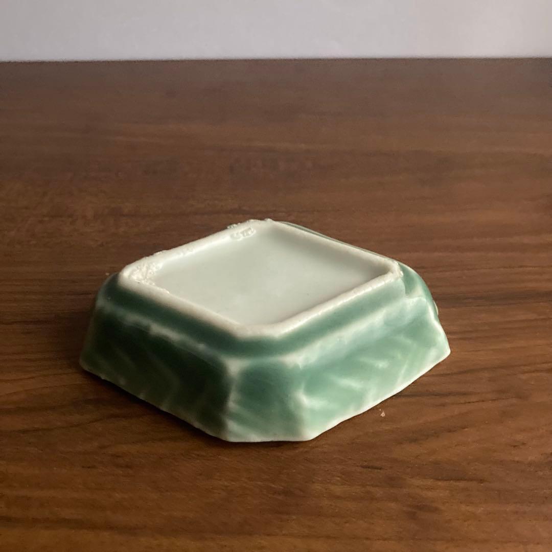 緑青磁福寿小皿　豆皿　和食器　白山陶器や三田青磁、よしざわ窯や京焼、アコメヤ好き