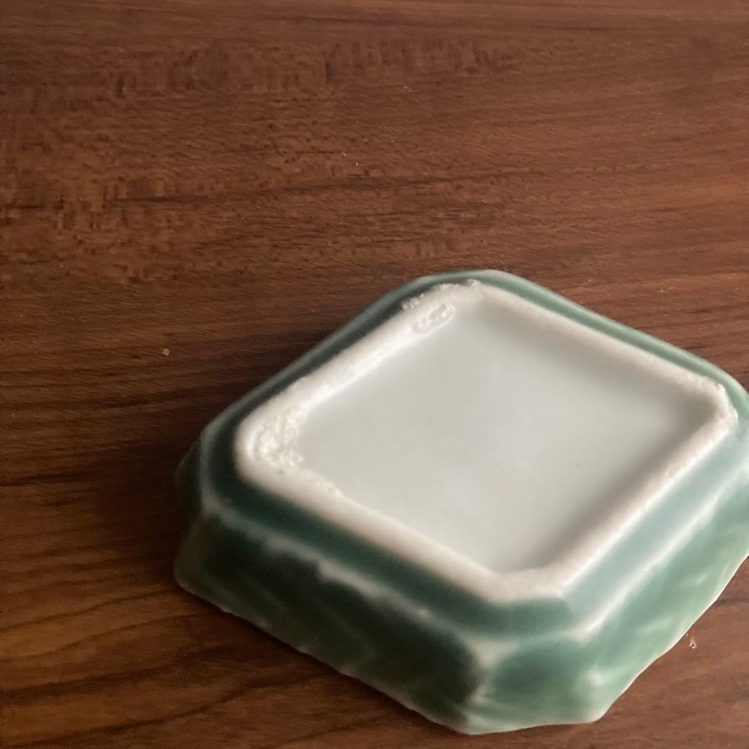緑青磁福寿小皿　豆皿　和食器　白山陶器や三田青磁、よしざわ窯や京焼、アコメヤ好き