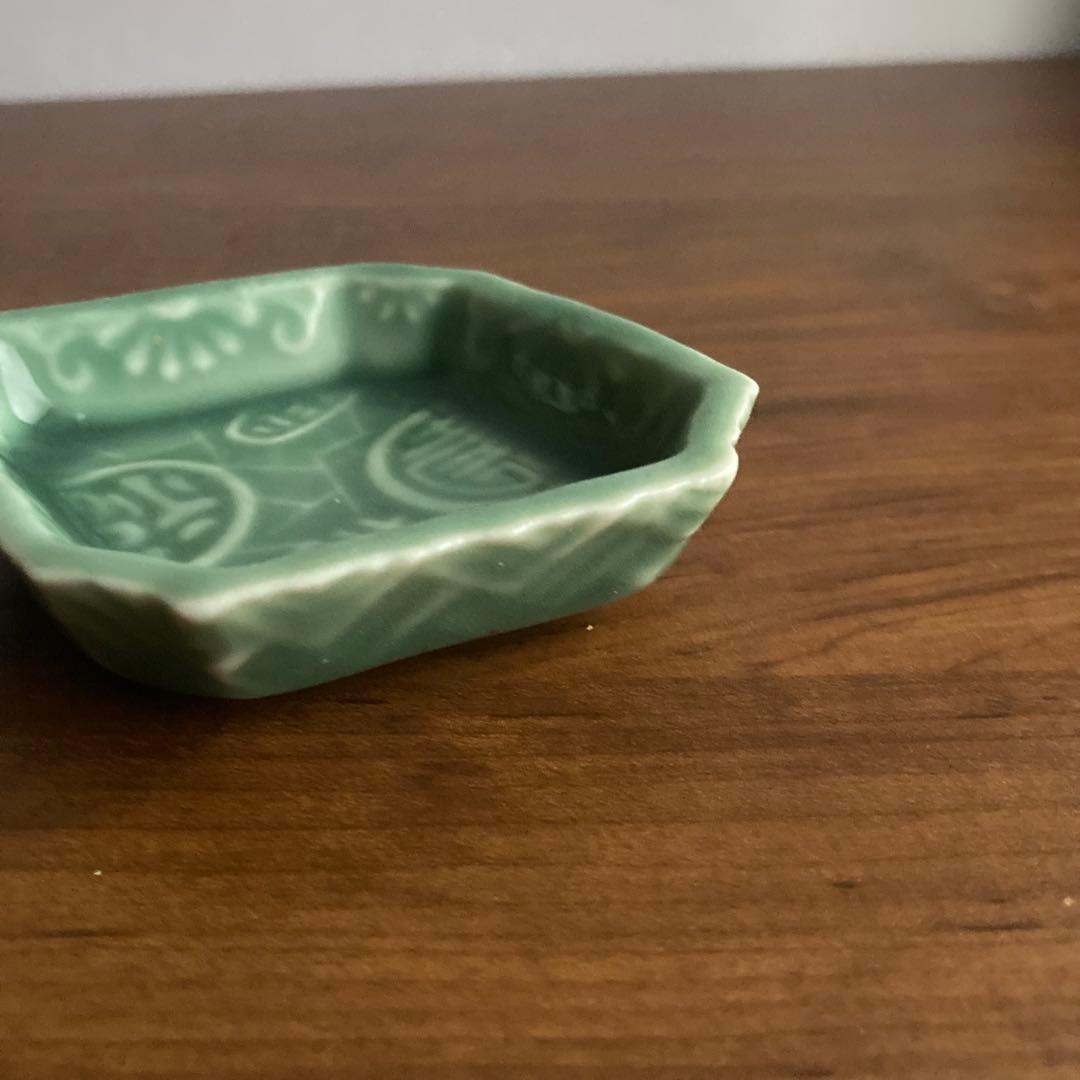 緑青磁福寿小皿　豆皿　和食器　白山陶器や三田青磁、よしざわ窯や京焼、アコメヤ好き