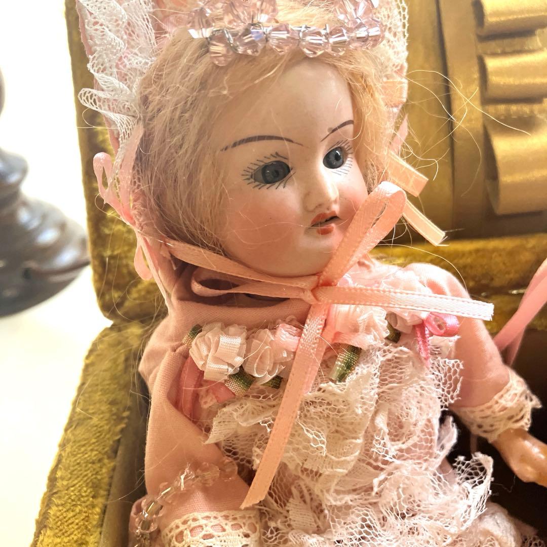 ドイツアンティークミニョネット　首後ろ刻印あり　 美しいブルーの目の女の子