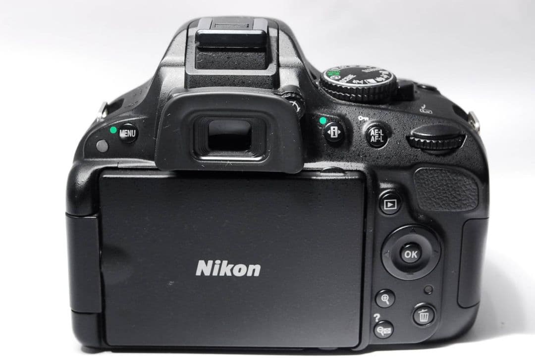 ♥初心者おすすめ♥Nikon D5100♥AF-S標準レンズセット♥可動液晶
