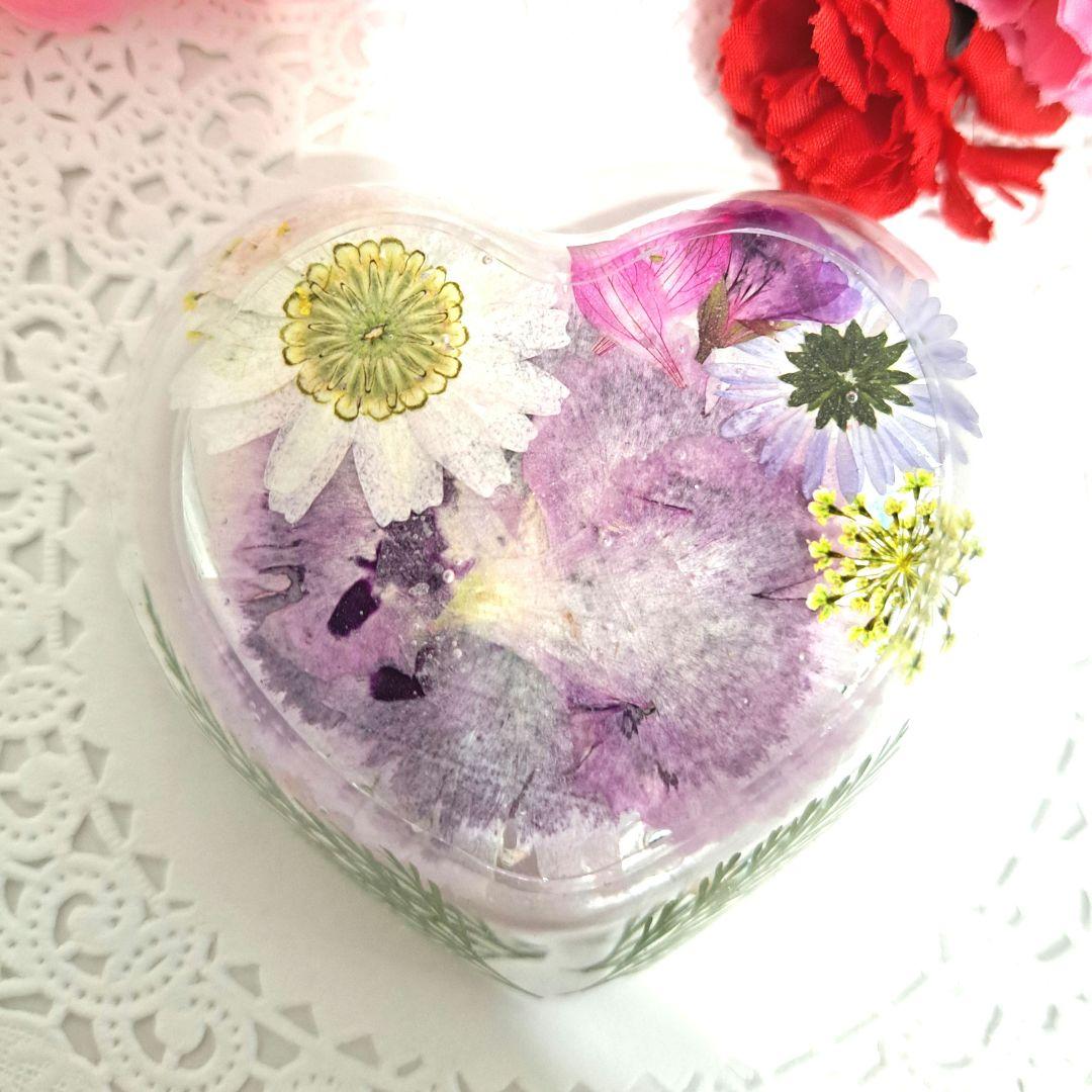 No.156 カーネーション＆小花のハート型トレイ♡固まるハーバリウム