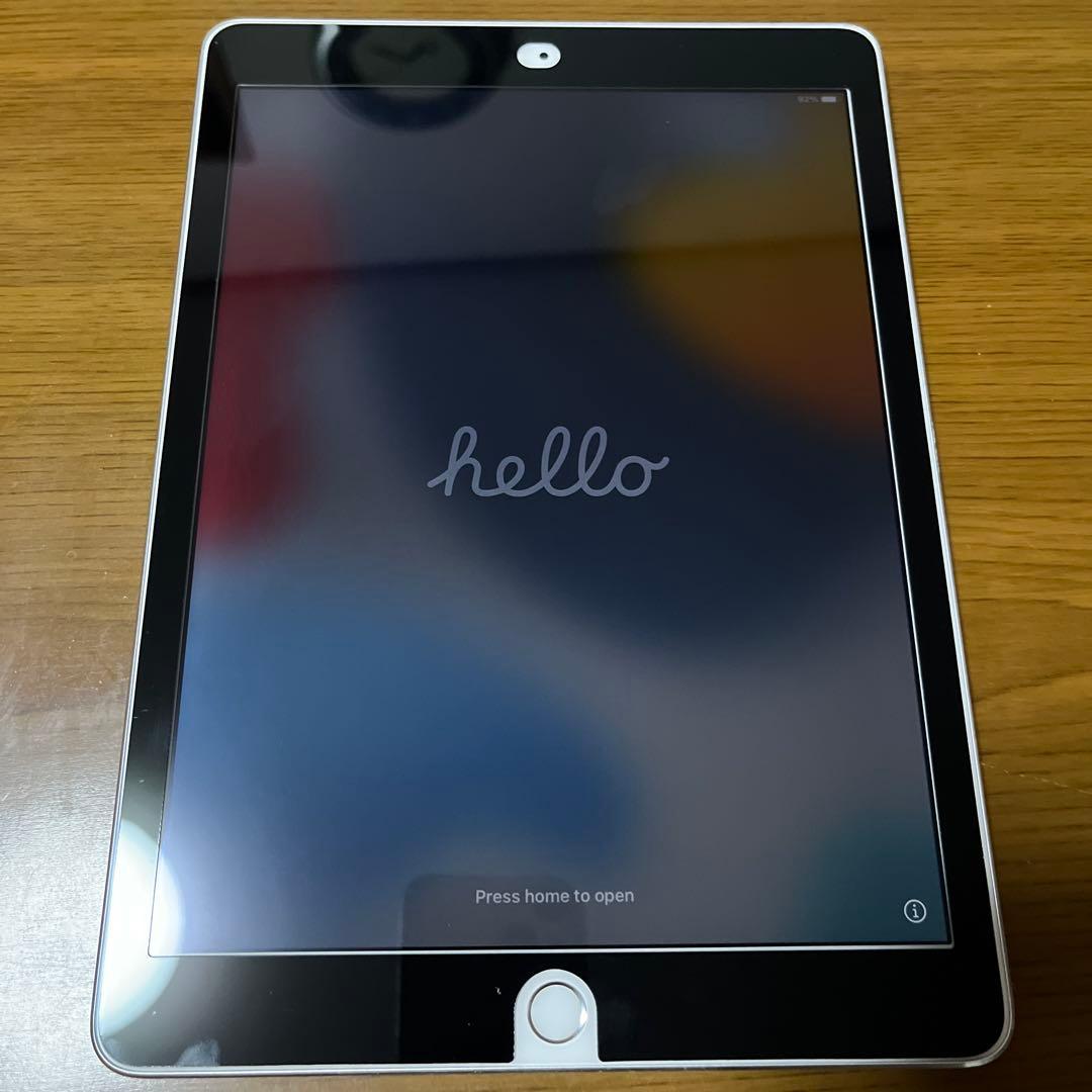 iPad Air2 本体 64GB グレー　WiFiモデル