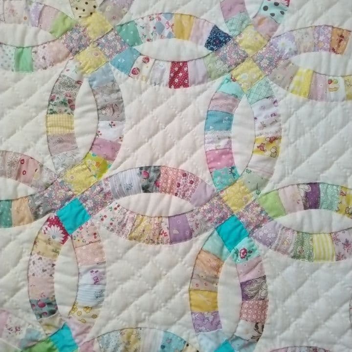 パッチワーク　ダブルウェディングリング　ハンドメイド　マルチカバー