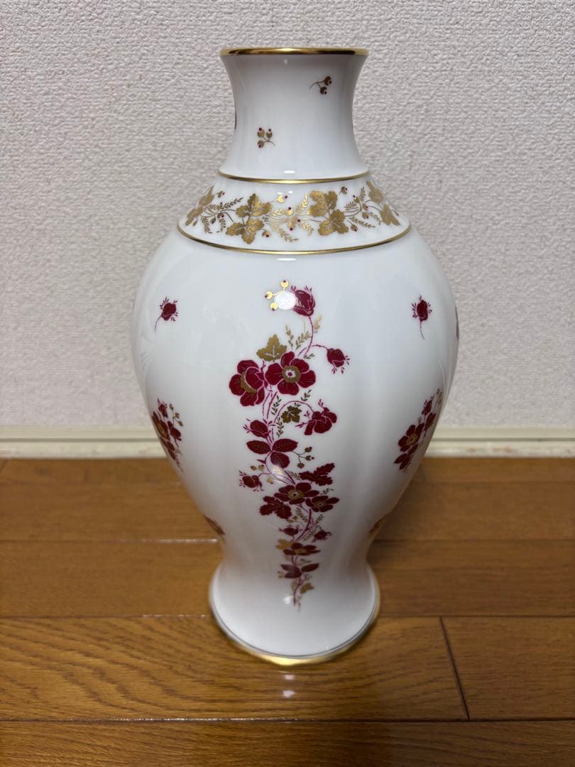 【大倉陶園】【美品】大花瓶　金彩と赤い花　35.5cm