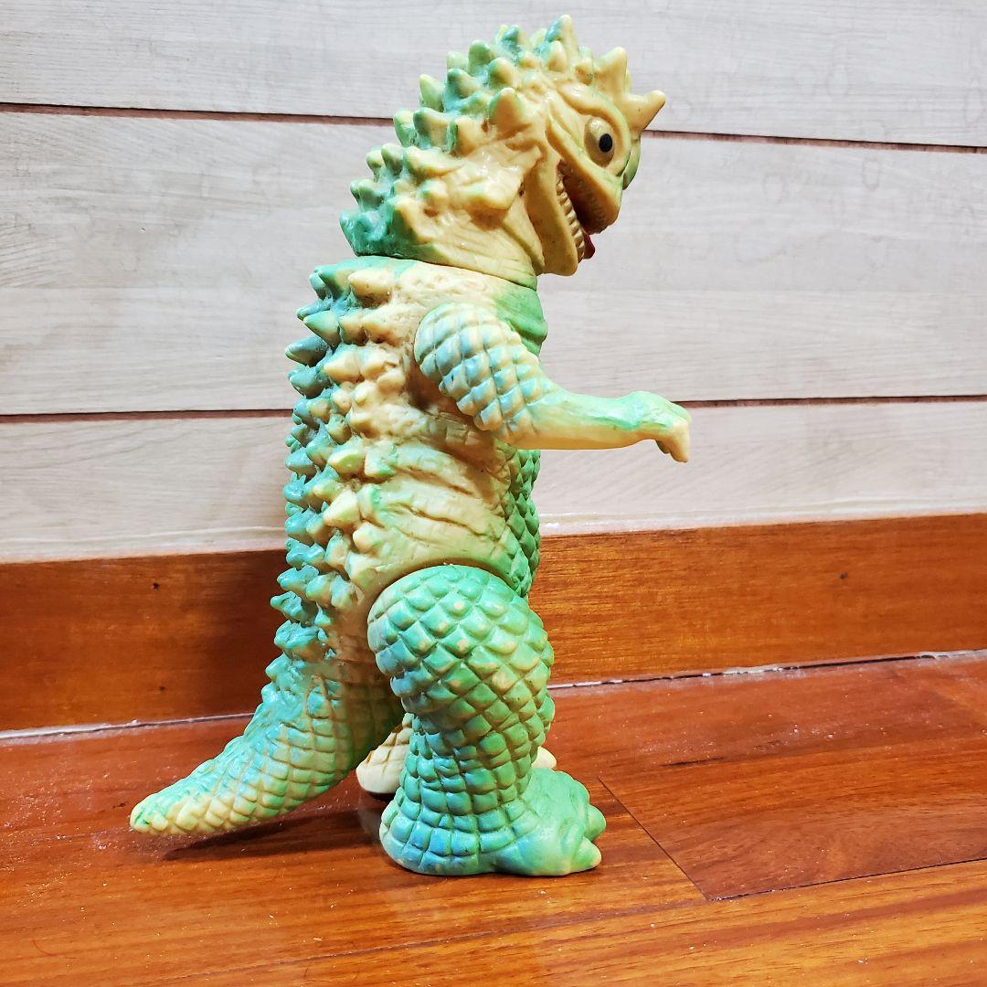 ウルトラマン　怪獣　ベムラー