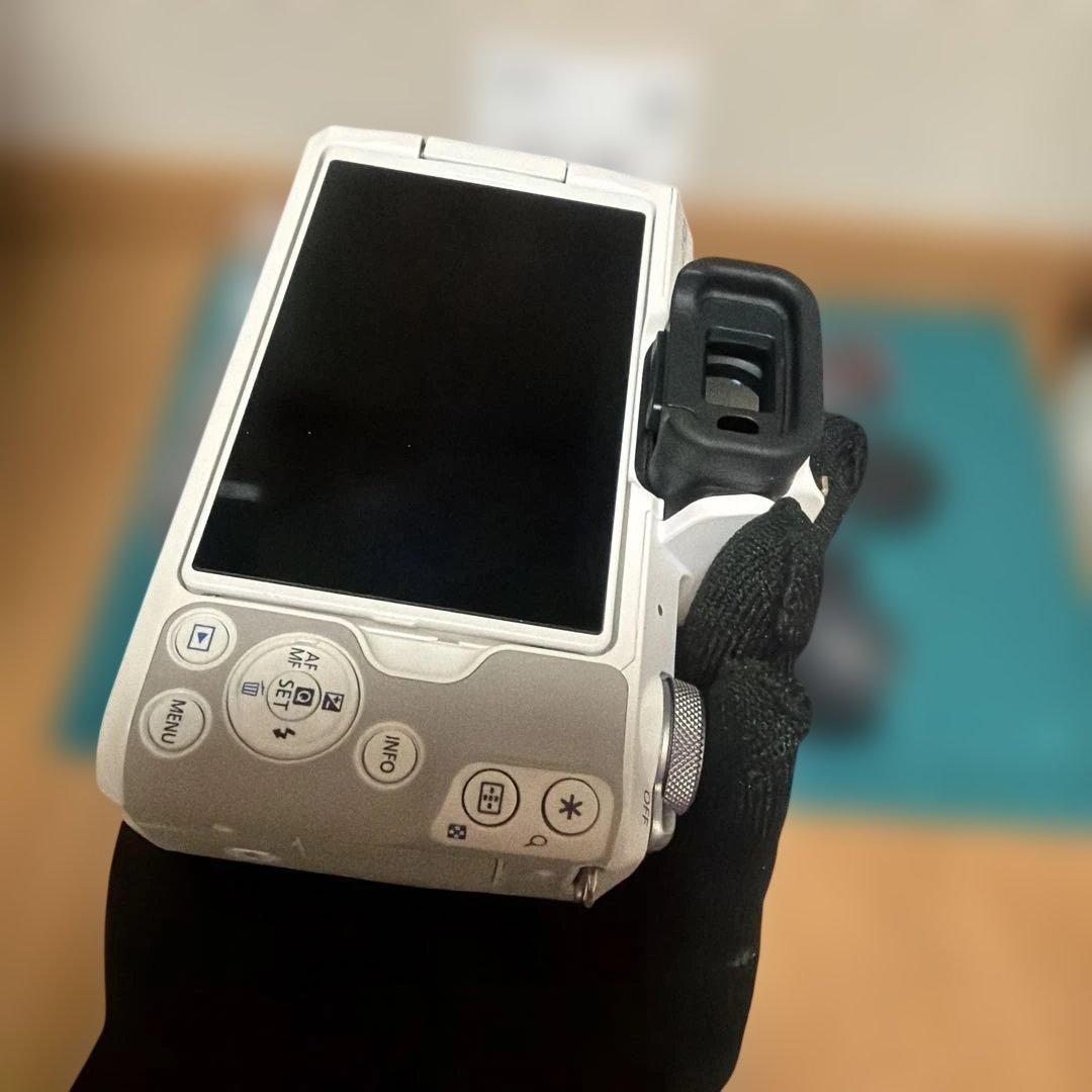 極美品 Canon EOS Kiss M ホワイト レンズ2個セット