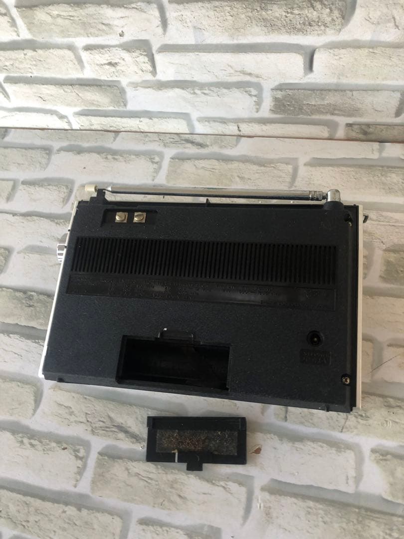 SHARP/シャープ ポータブルラジオ　Z-2500 FY-72J(A39)