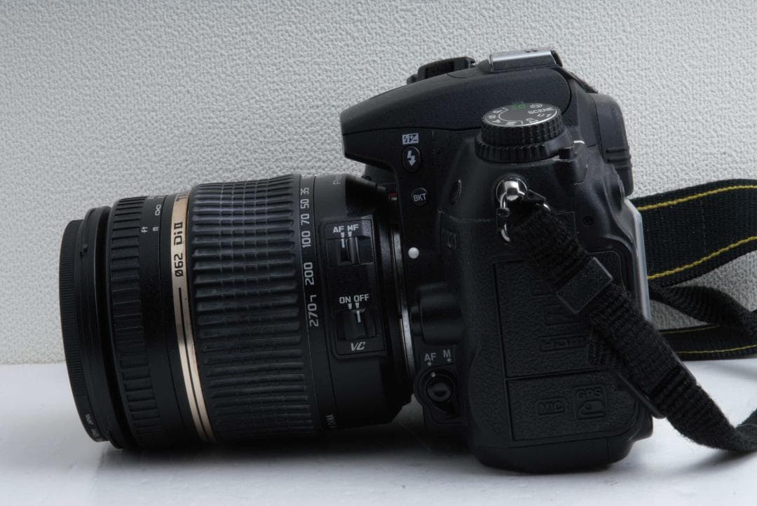 Nikon D7000 18-270mm レンズキット バッテリーグリップ２個付