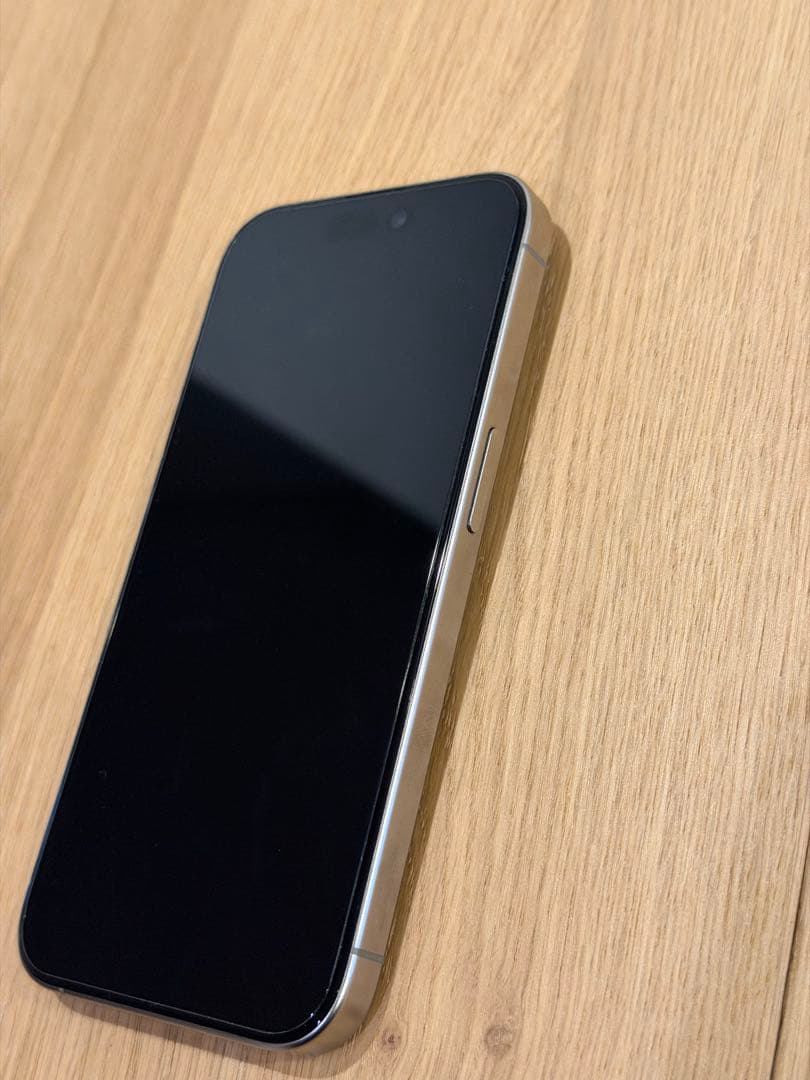 【美品・値下げ不可】iPhone 15 Pro ナチュラルチタニウム 本体