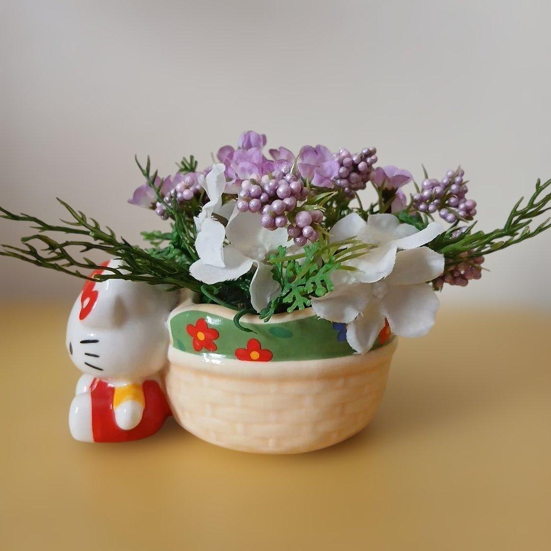 ハローキティ　非売品小物入れ　フラワーアレンジ　お花小物入れ　3点セット品
