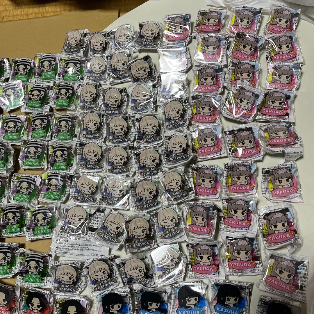 157個 LE SSERAFIM ルセラフィム ちびぐるみ アクリルバッジ