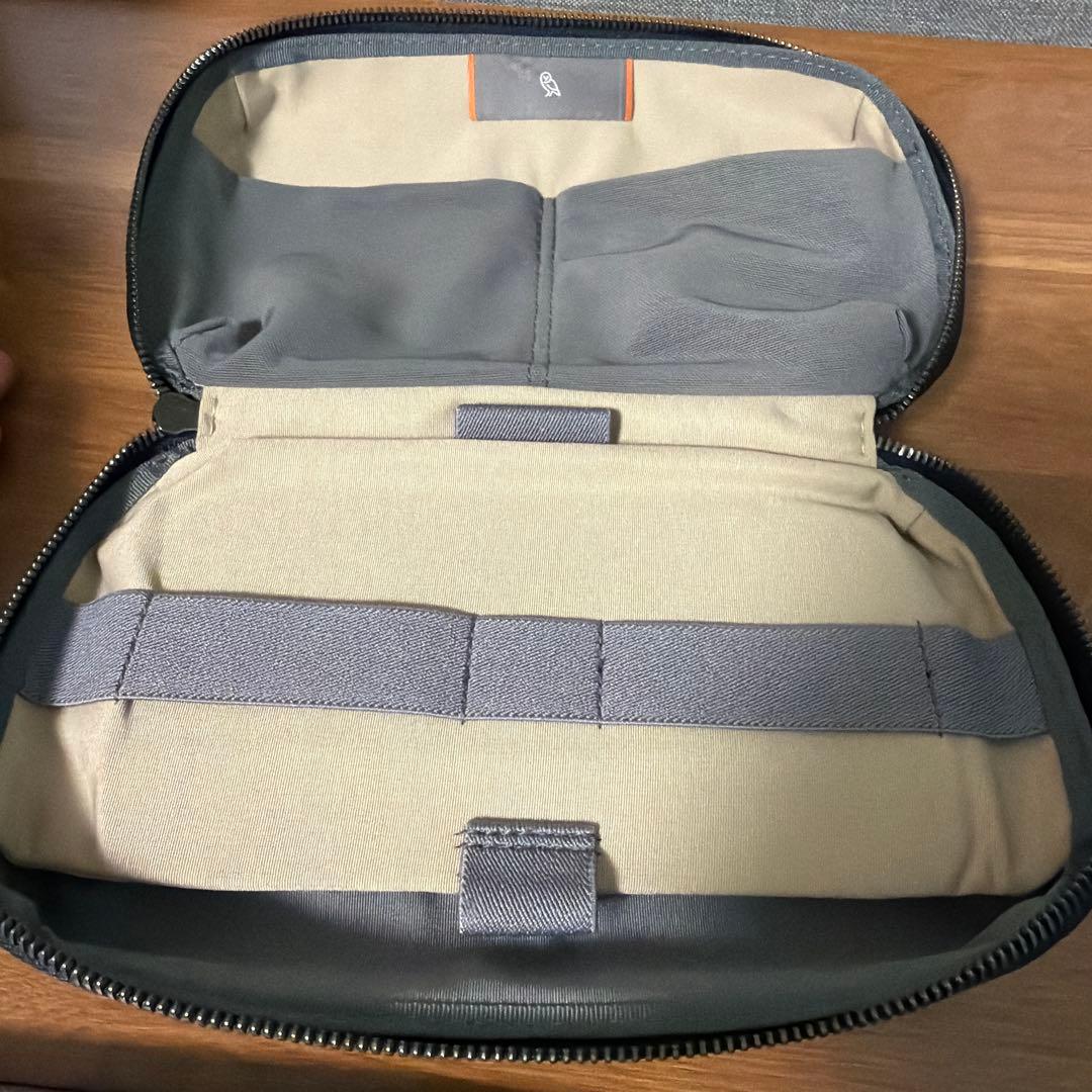 Bellroy Tech Kit、電子機器アクセサリー用ファスナーポーチ