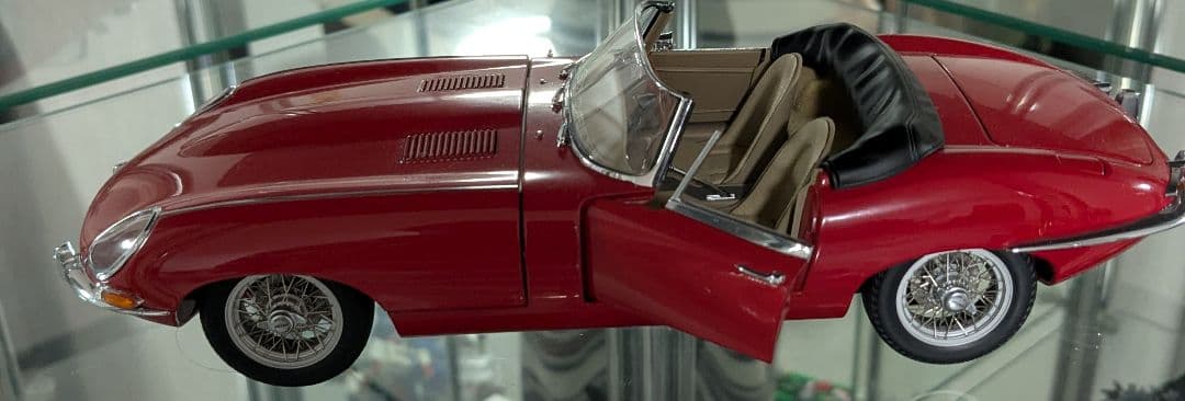 オートアート　1/18スケール　Jaguar E-type Roadster