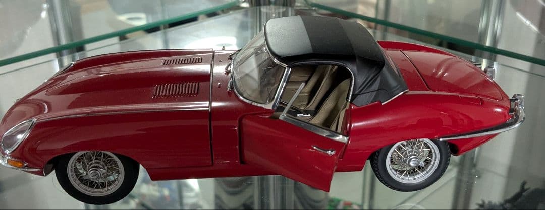 オートアート　1/18スケール　Jaguar E-type Roadster