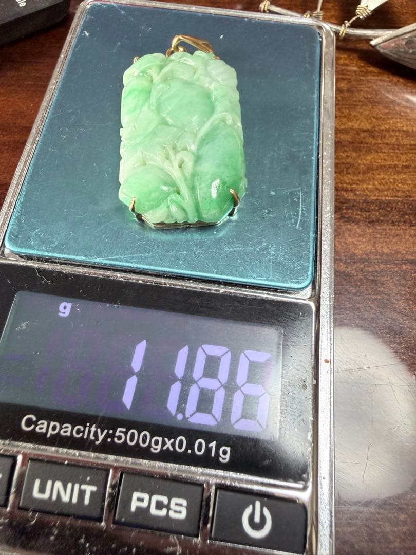 翡翠 ペンダント 緑色 11.86g