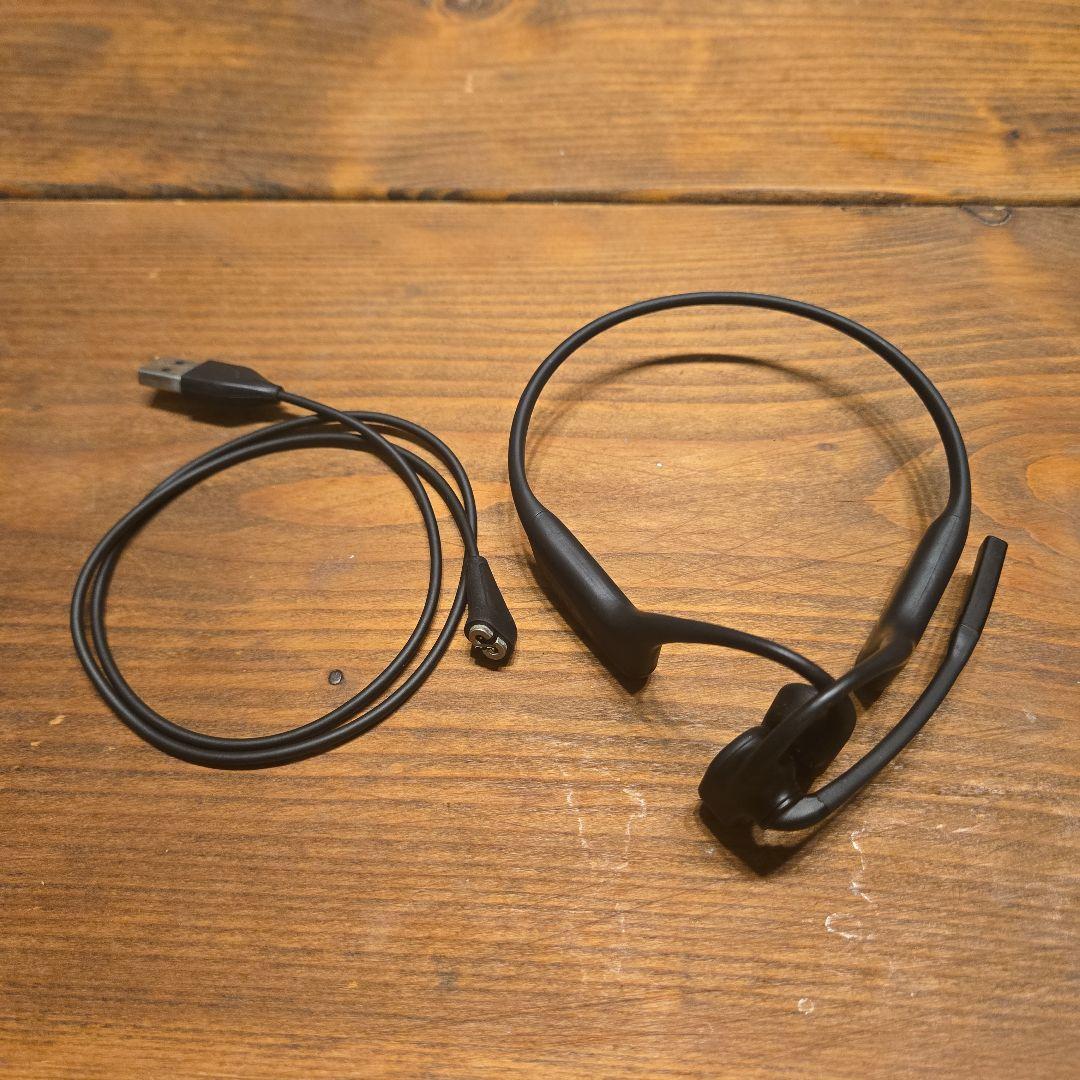 ②AFTERSHOKZ OPENCOMM 骨伝導イヤホン