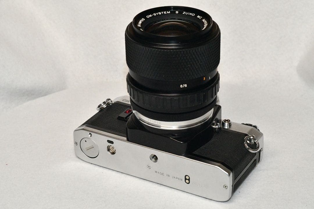 《動作品》OLYMPUS OM10+ZOOMレンズ　a415