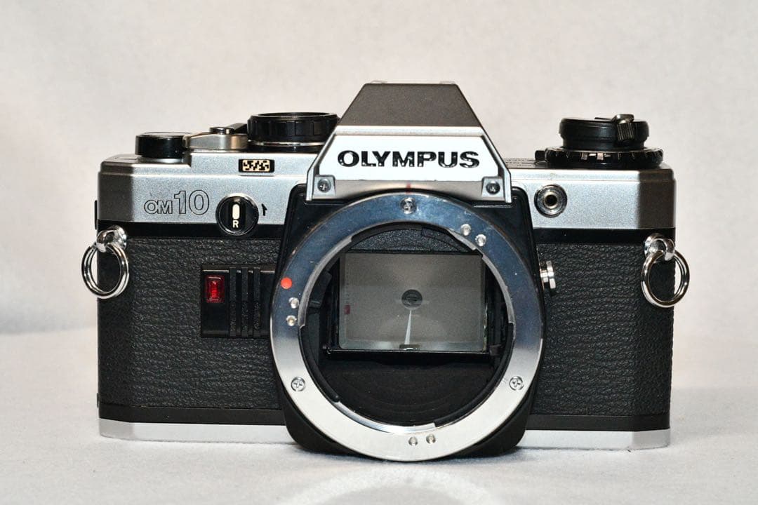 《動作品》OLYMPUS OM10+ZOOMレンズ　a415