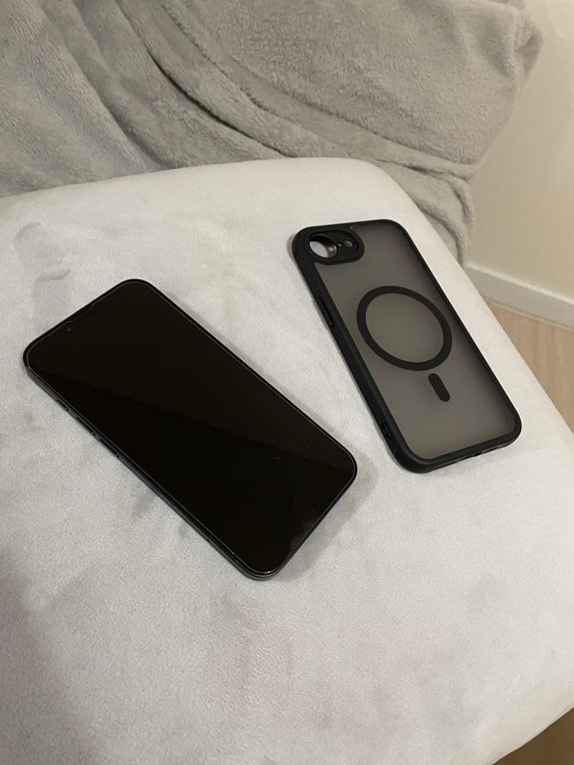 iPhone16eブラック256G バッテリー100% ケース、新品フィルム付き