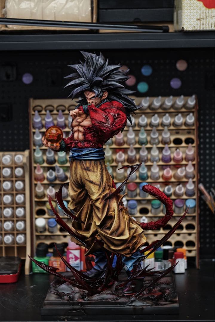 ドラゴンボール　孫悟空　スーパーサイヤ人4　ガレージキッド　フィギュア