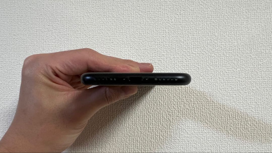 Apple iPhone SE(第二世代・64GB)