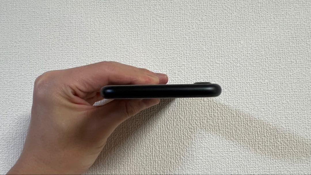 Apple iPhone SE(第二世代・64GB)
