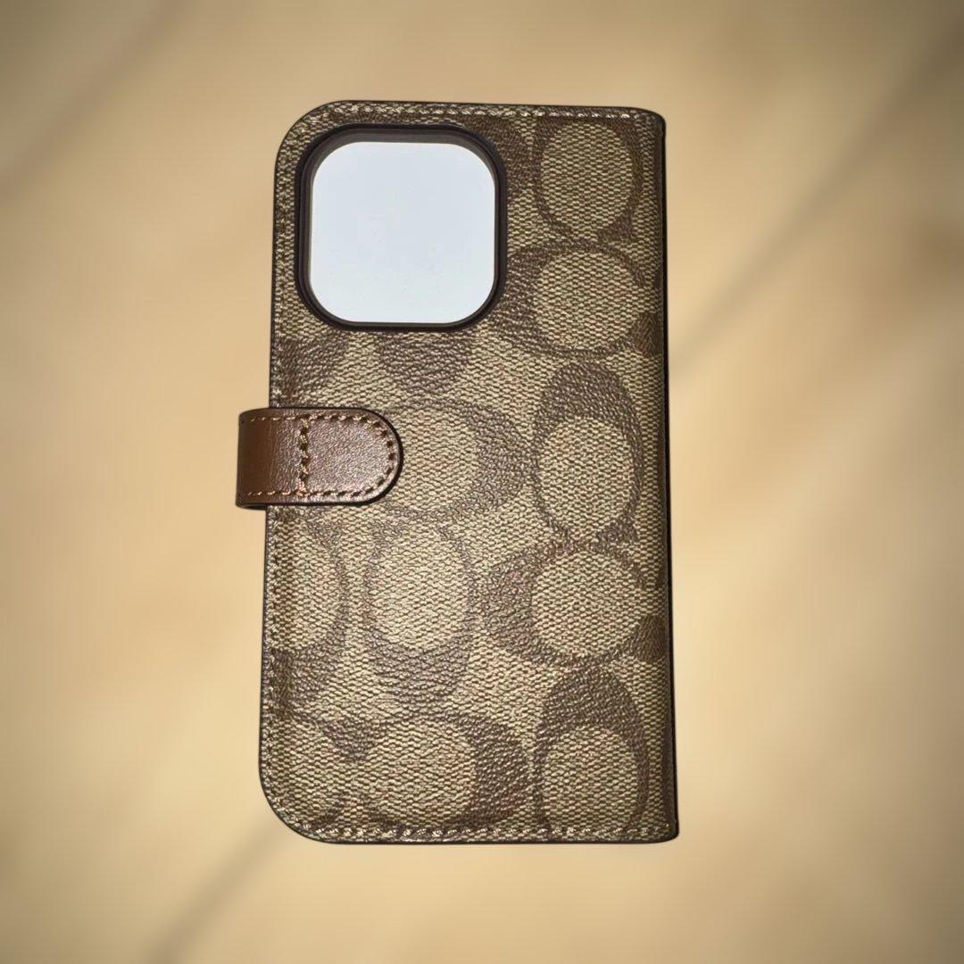 COACH iPhone 15 Pro 手帳型ケース