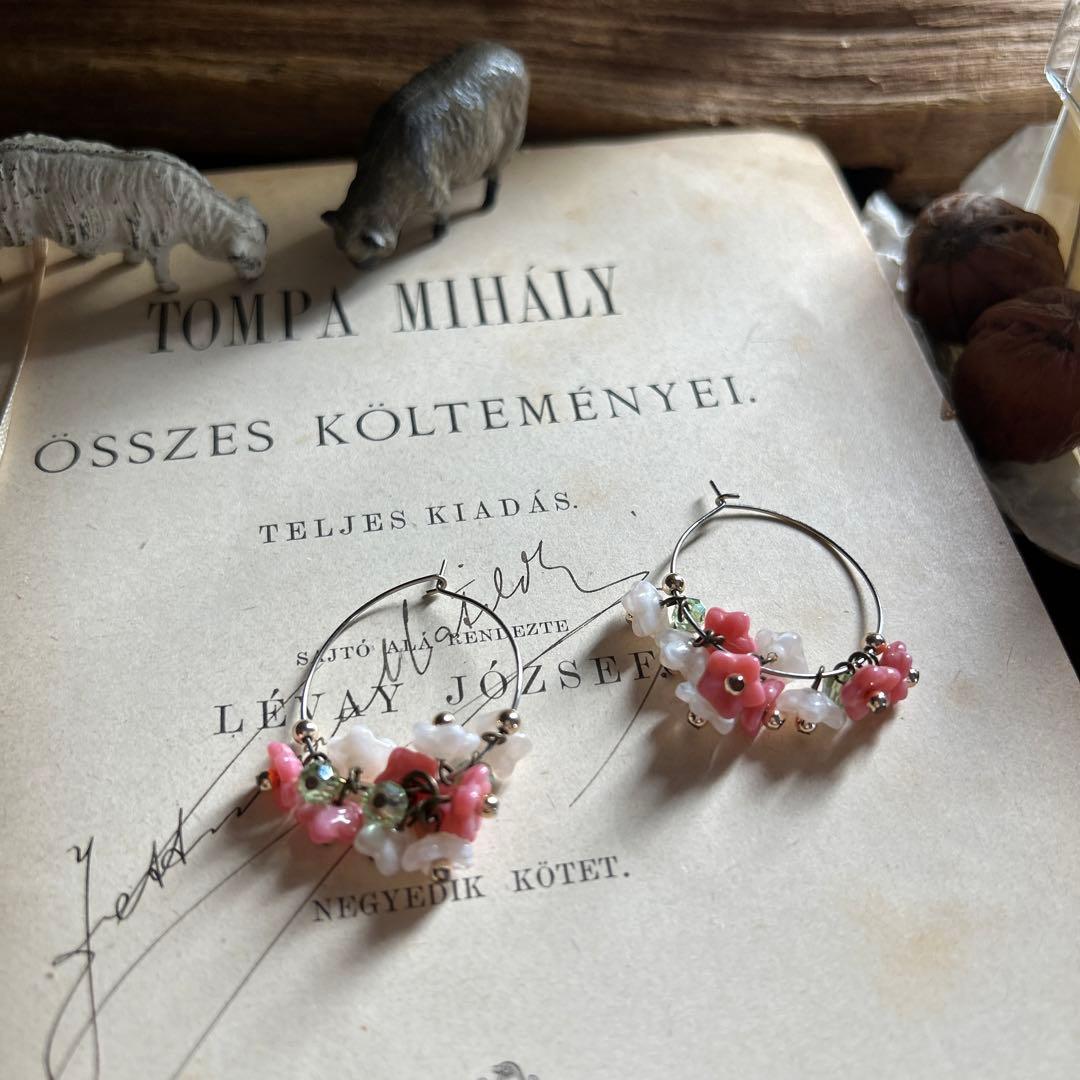 チェコ ベル フラワー ビーズ ピアス ハンドメイド