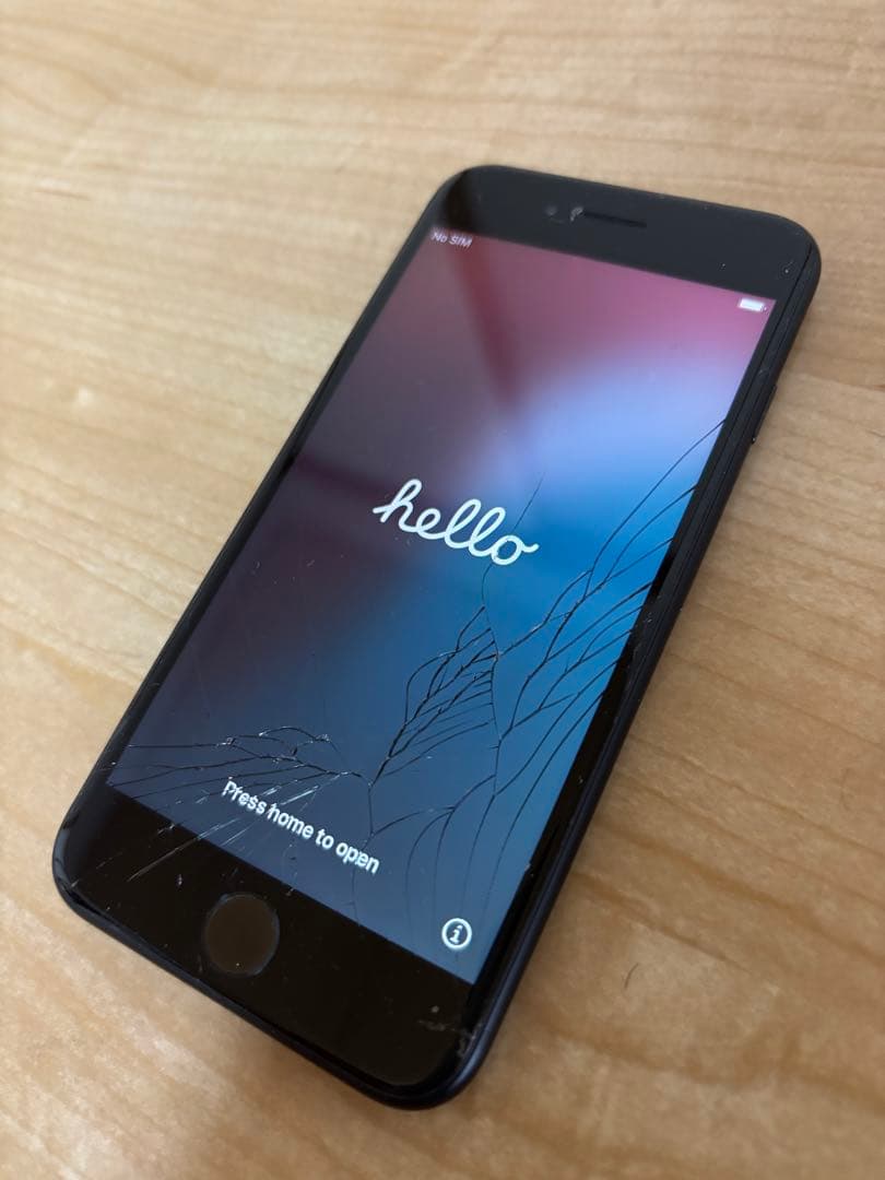 iPhone SE 第2世代 64GB ブラック 画面割れあり 利用制限○