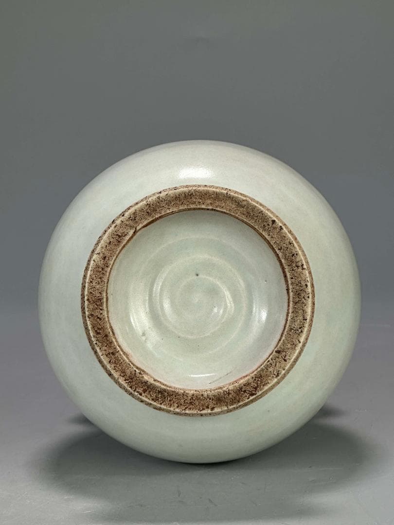 M23-4US中国美術 清時代　粉青釉梅花浮彫双耳花瓶　花入 景徳鎮　李朝白磁